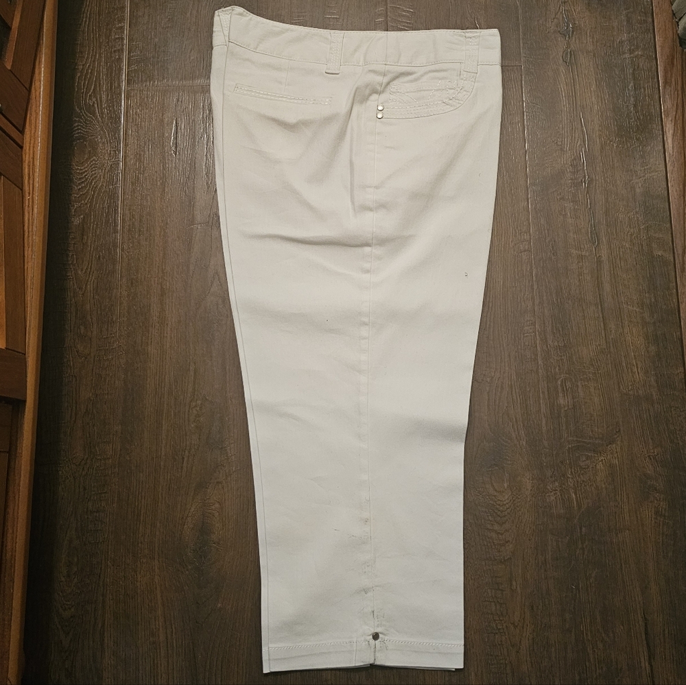 Sharagano Petite Capris